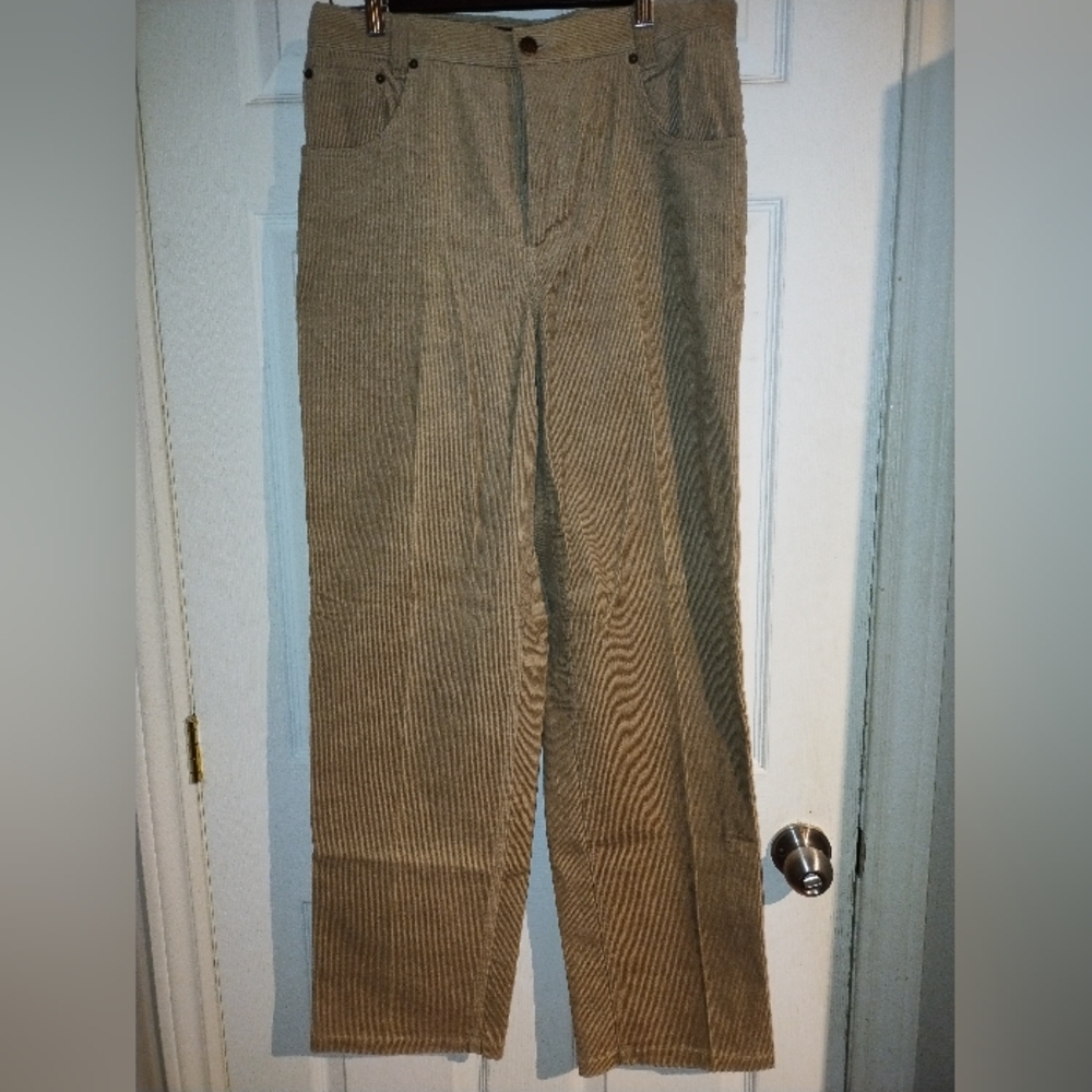 TRULY Men’s Corduroy Pants in Light Beige